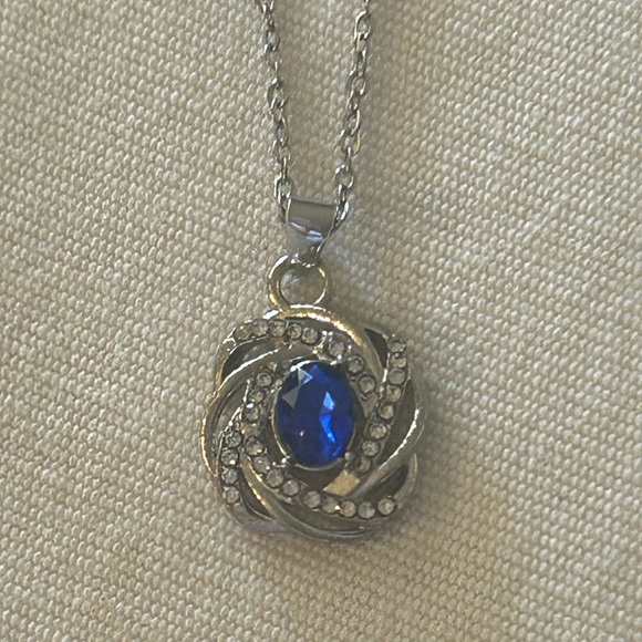 🎅🏻 HOLIDAY-ELEGANT RHINESTONE BLUE SUNFLOWER DESIGN SILVER NECKLACE - Picture 3 of 6
